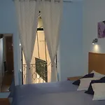 Pensión Downtown 3*